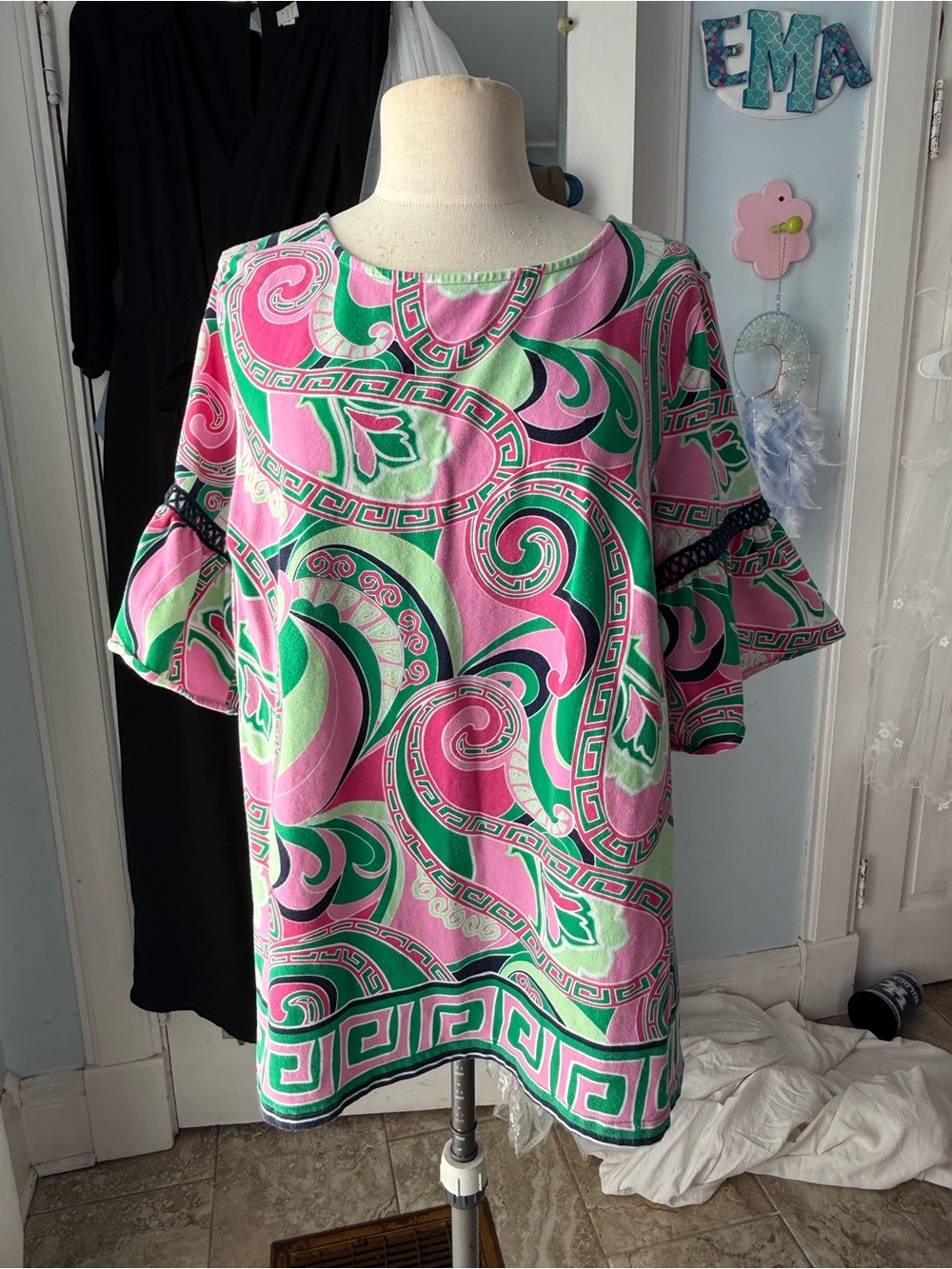 crown & ivy Pink and Green Swirl Tunic Top
